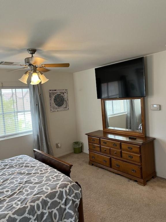 Vic'S 3 Bedroom 4Beds & Pool Centrally Located! Las Vegas Luaran gambar
